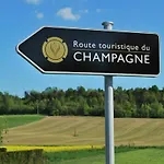 Apartament Sur La Route Touristique Du Champagne