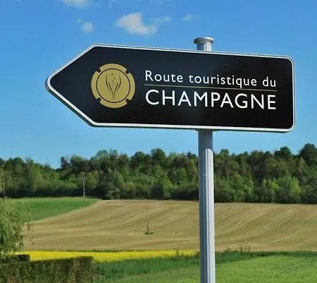 アパート Sur La Route Touristique Du Champagne