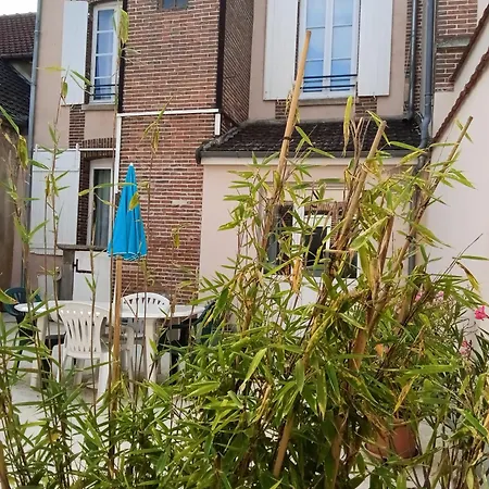 Sur La Route Touristique Du Champagne Lägenhet *